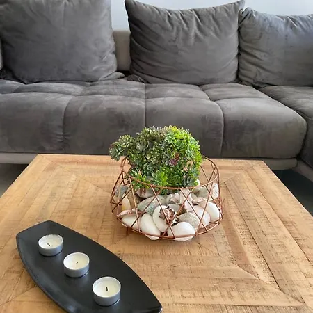 Sea View Apartment *