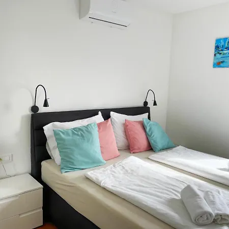 Apartment Sea View Mandre