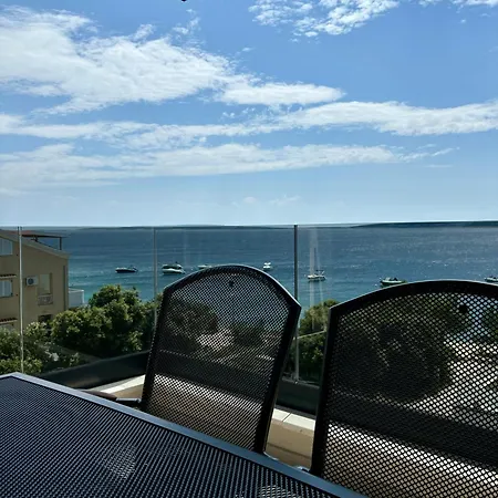 Sea View Apartment Mandre